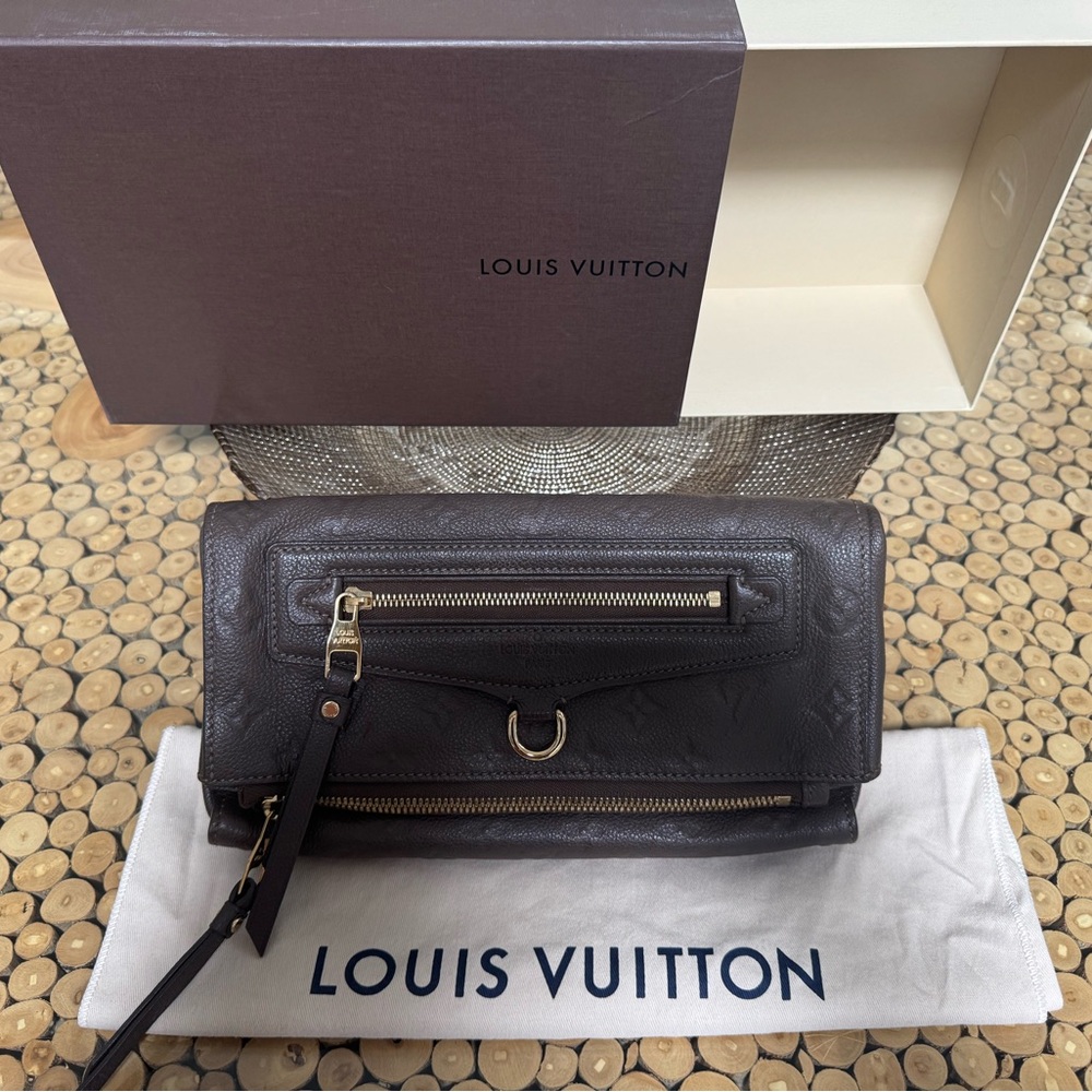 Louis Vuitton Ombré Empreinte Pétillante Leather Clutch 100% Auth and Beautiful